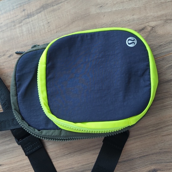 lululemon athletica Navy Blue, Green And Chartreuse Sling Bag. NWOT - Picture 2 of 11